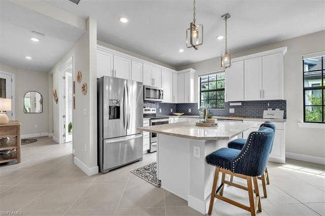 16782 Rolling Rock Blvd, Alva, FL 33920 Entry/kitchen