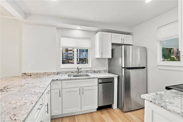 2580 Estero Blvd, #15, Fort Myers Beach, FL 33931 Beautifully renovated kitchen