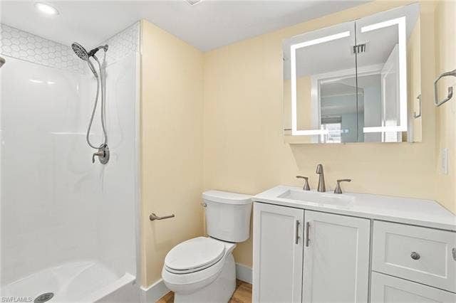 2580 Estero Blvd, #15, Fort Myers Beach, FL 33931 Guest bathroom