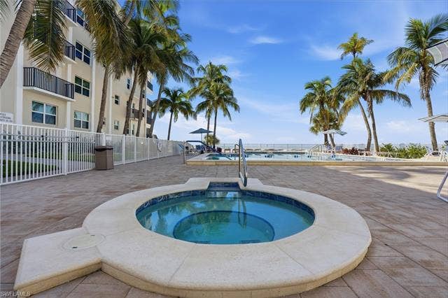 2580 Estero Blvd, #15, Fort Myers Beach, FL 33931 Pool area