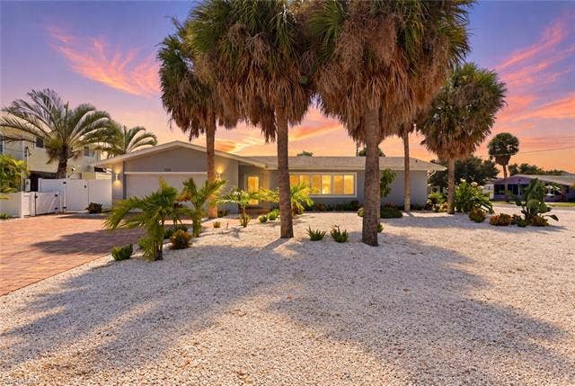 310 Madison Ct, Fort Myers Beach, FL 33931 Beautiful coastal home on oversized lot