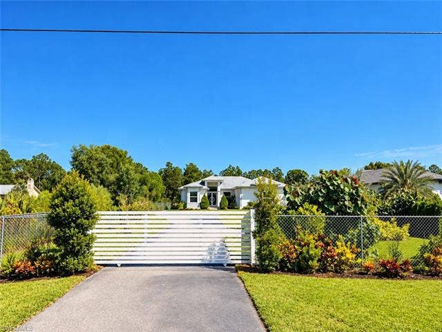 2469 NE 29th Ave, Naples, FL 34120 2469 NE 29th Ave, Naples, FL 34120