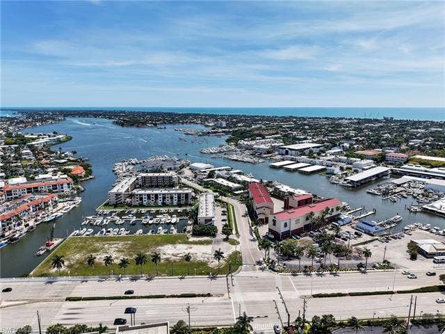 801 River Point Dr, #203, Naples, FL 34102 801 River Point Dr, #203, Naples, FL 34102