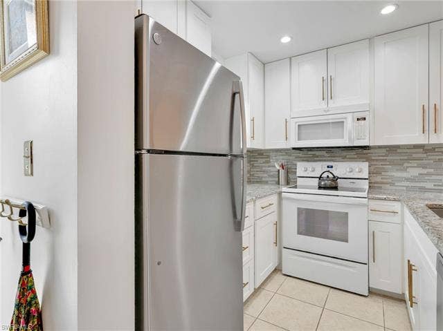 801 River Point Dr, #203, Naples, FL 34102 801 River Point Dr, #203, Naples, FL 34102