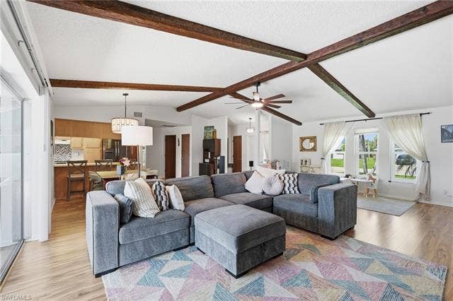 329 16th Pl, Cape Coral, FL 33990 329 16th Pl, Cape Coral, FL 33990