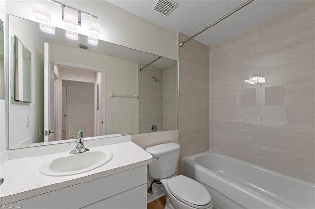 21331 Lancaster Run, #525, Estero, FL 33928 Guest Bath