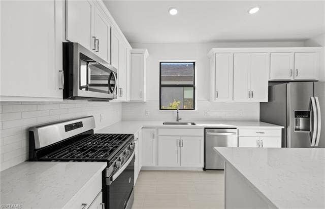 2151 Freemont Way, Naples, FL 34120 Photos are of similar Contour home. Homes may vary.