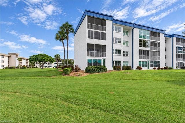 6220 Augusta Dr, #117, Fort Myers, FL 33907 Building 25 located on the 6th fairway