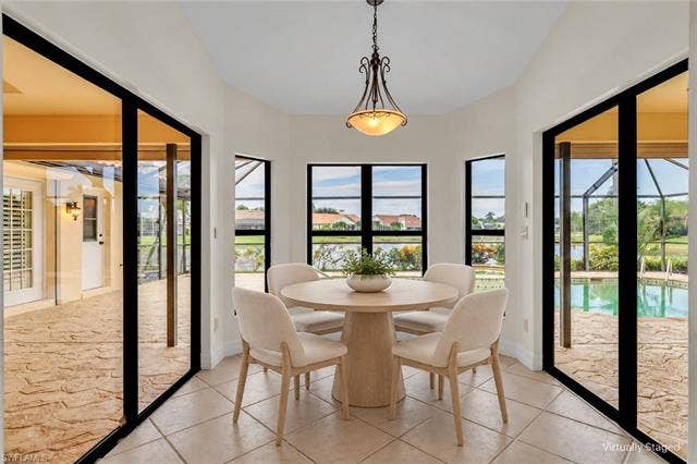11543 Tanager Ct, Naples, FL 34119 STAGED Eat in Kitchen