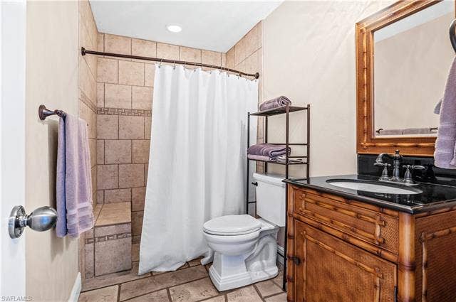 36 5th St, Bonita Springs, FL 34134 guest suite bathroom
