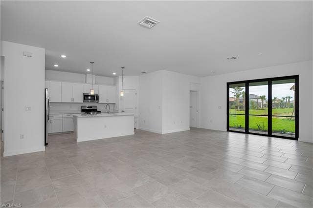 20179 Hartford Blvd, Estero, FL 33928 20179 Hartford Blvd, Estero, FL 33928