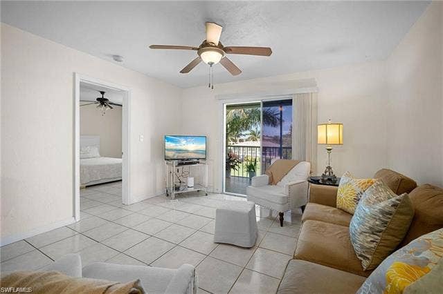 144 E Cypress Way, #707, Naples, FL 34110 144 E Cypress Way, #707, Naples, FL 34110
