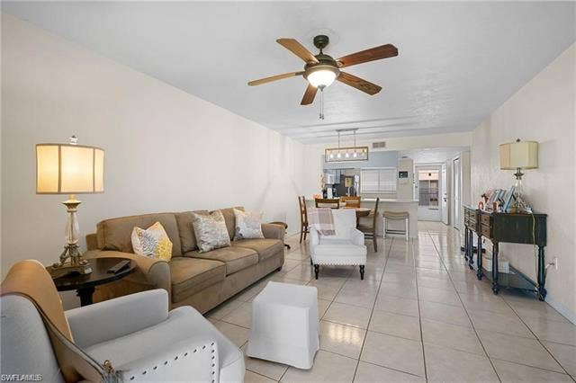 144 E Cypress Way, #707, Naples, FL 34110 144 E Cypress Way, #707, Naples, FL 34110