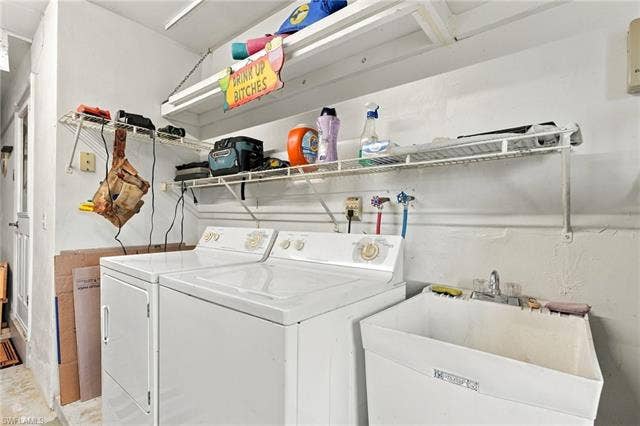 2816 18th Ave, Cape Coral, FL 33904 Laundry area