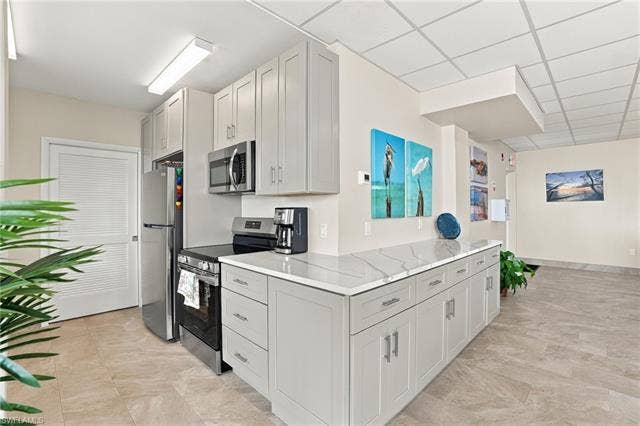 7000 Estero Blvd, #704, Fort Myers Beach, FL 33931 Community room