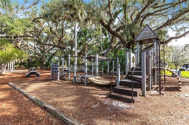 13491 Palmetto Grove Dr, Fort Myers, FL 33905 Oak Park community playground.