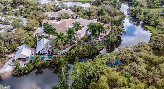 13491 Palmetto Grove Dr, Fort Myers, FL 33905 Verandah amenity center right on the Orange River.