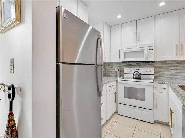 801 River Point Dr, #203A, Naples, FL 34102 801 River Point Dr, #203A, Naples, FL 34102