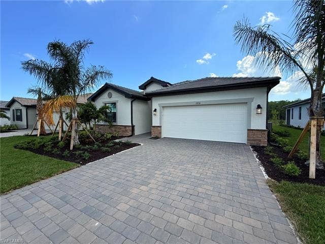 19274 Hinkley Dr, Estero, FL 33928 19274 Hinkley Dr, Estero, FL 33928
