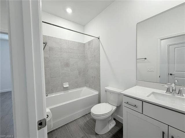 19274 Hinkley Dr, Estero, FL 33928 19274 Hinkley Dr, Estero, FL 33928