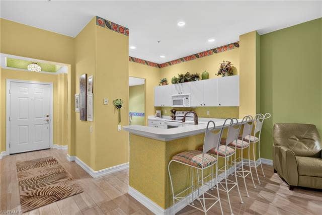 985 Tarpon Cove Dr, #203, Naples, FL 34110 985 Tarpon Cove Dr, #203, Naples, FL 34110