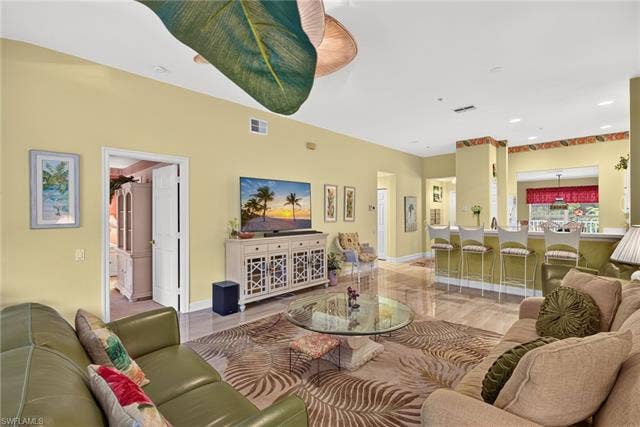 985 Tarpon Cove Dr, #203, Naples, FL 34110 985 Tarpon Cove Dr, #203, Naples, FL 34110