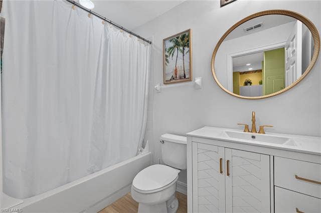 985 Tarpon Cove Dr, #203, Naples, FL 34110 985 Tarpon Cove Dr, #203, Naples, FL 34110
