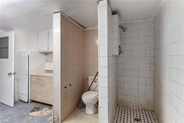 2055 Maravilla Cir, Fort Myers, FL 33901 2055 Maravilla Cir, Fort Myers, FL 33901