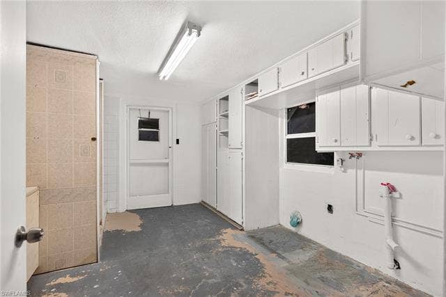 2055 Maravilla Cir, Fort Myers, FL 33901 2055 Maravilla Cir, Fort Myers, FL 33901