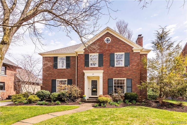 Carolyn Hoyt Stevens, Realtor