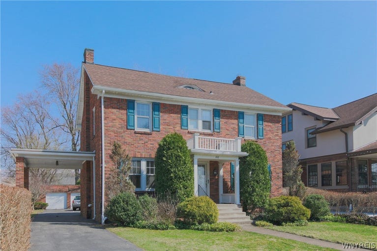 Carolyn Hoyt Stevens, Realtor