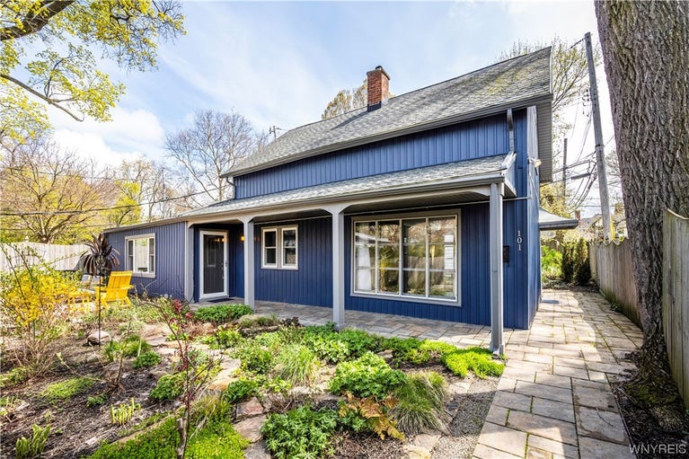 Carolyn Hoyt Stevens, Realtor