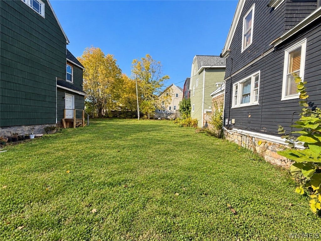 304 Massachusetts Avenue, Buffalo, NY 14213, West Side