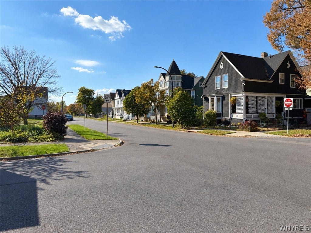 304 Massachusetts Avenue, Buffalo, NY 14213, West Side