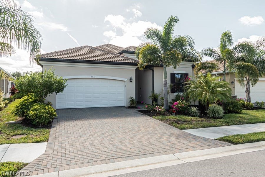Property photo for 10565 Pistoia Drive, Fort Myers, FL