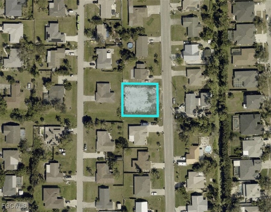 Property photo for 17420 Oriole Road, Fort Myers, FL