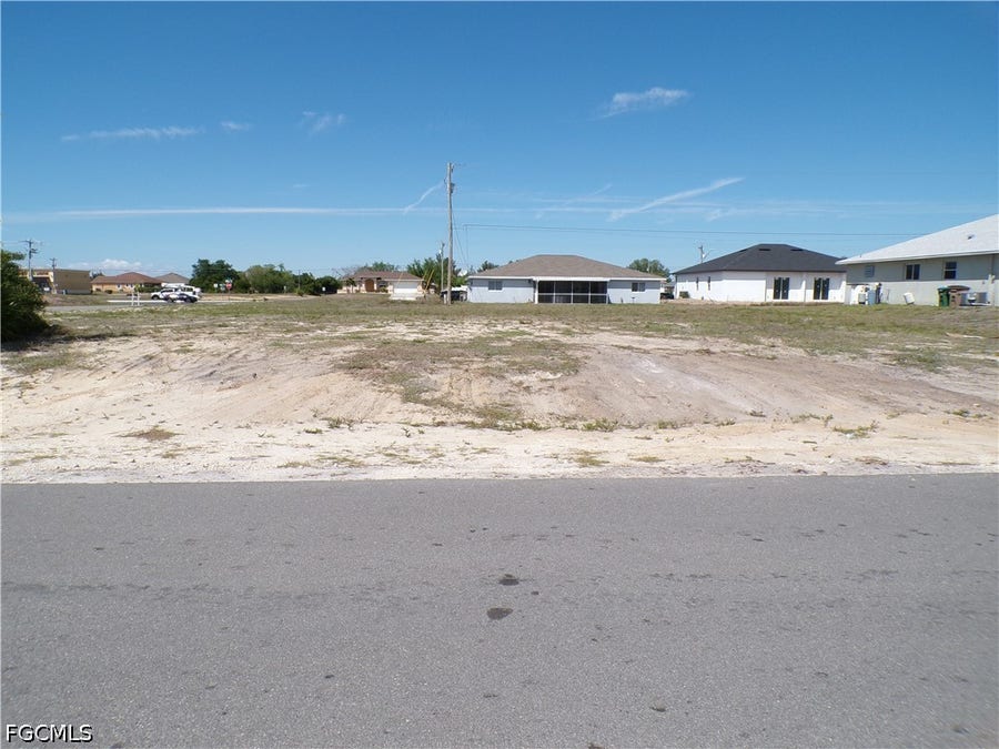 Property photo for 825 NE 15th Lane, Cape Coral, FL