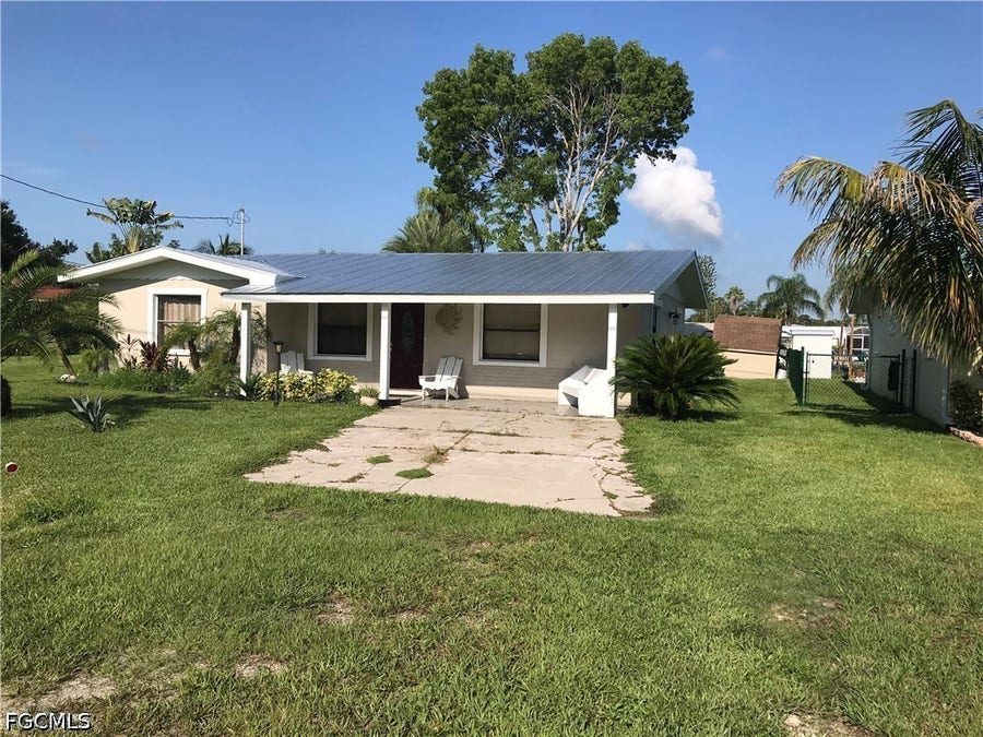 Property photo for 2143 W Tobago Circle, Fort Myers, FL