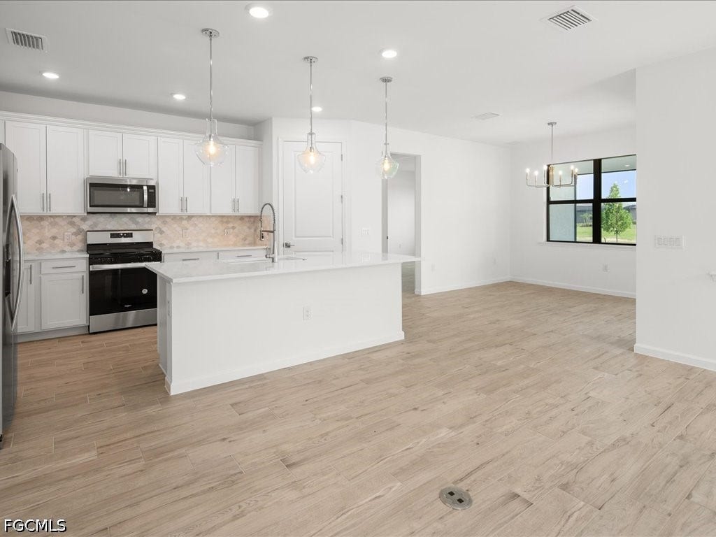 18262 Parksville Drive, Estero, FL 33928 18262 Parksville Drive, Estero, FL 33928