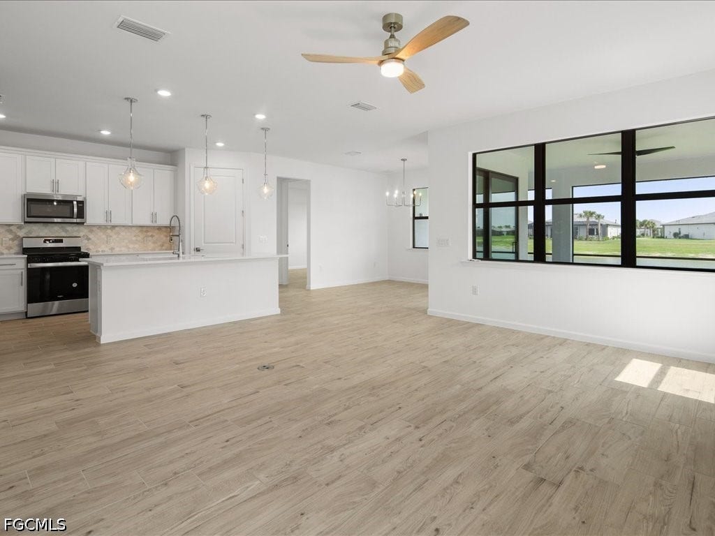 18262 Parksville Drive, Estero, FL 33928 18262 Parksville Drive, Estero, FL 33928