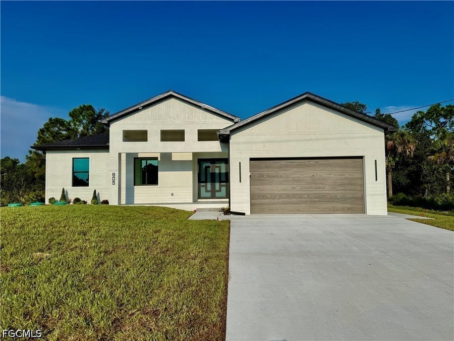 Property photo for 805 Lincoln Avenue, Lehigh Acres, FL