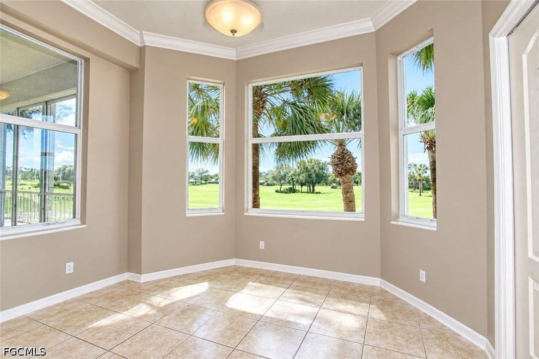 Kitchen nook unfurnished