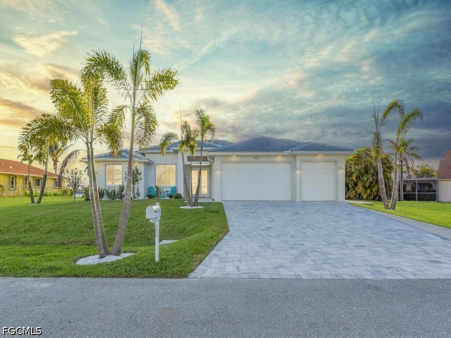 Property photo for 912 SW 4th Place, Cape Coral, FL