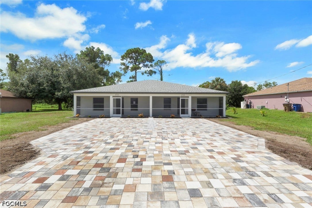 4733/4735 30th Street SW, Lehigh Acres, FL 33973