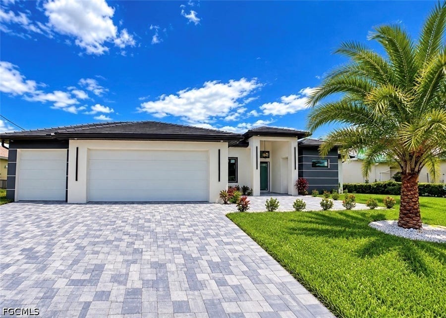 Property photo for 32 SW 13th Terrace, Cape Coral, FL