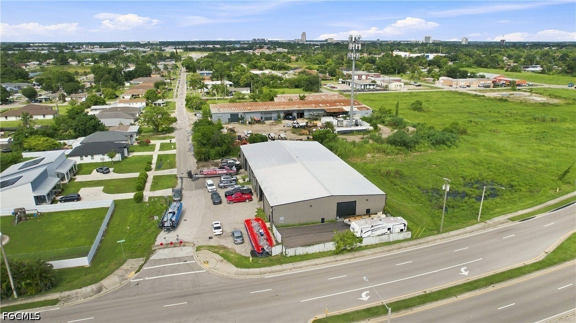 3535/3537 Dora Street, Fort Myers, FL 33916 3535/3537 Dora Street, Fort Myers, FL 33916
