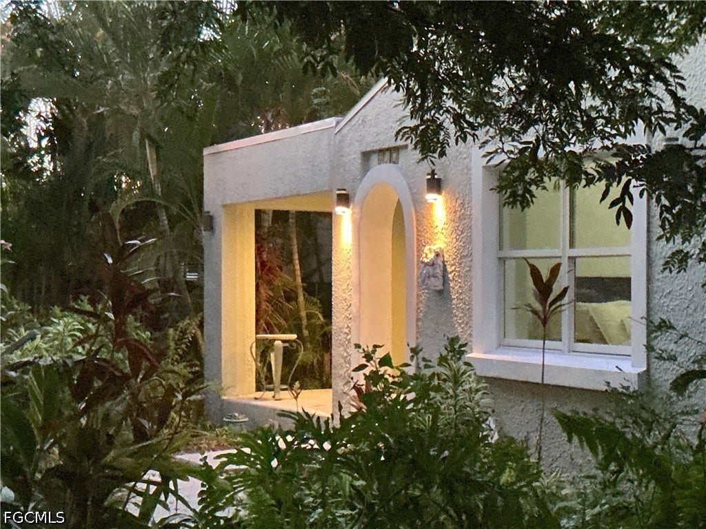 817/825 Julia Street, Fort Myers, FL 33916 817/825 Julia Street, Fort Myers, FL 33916