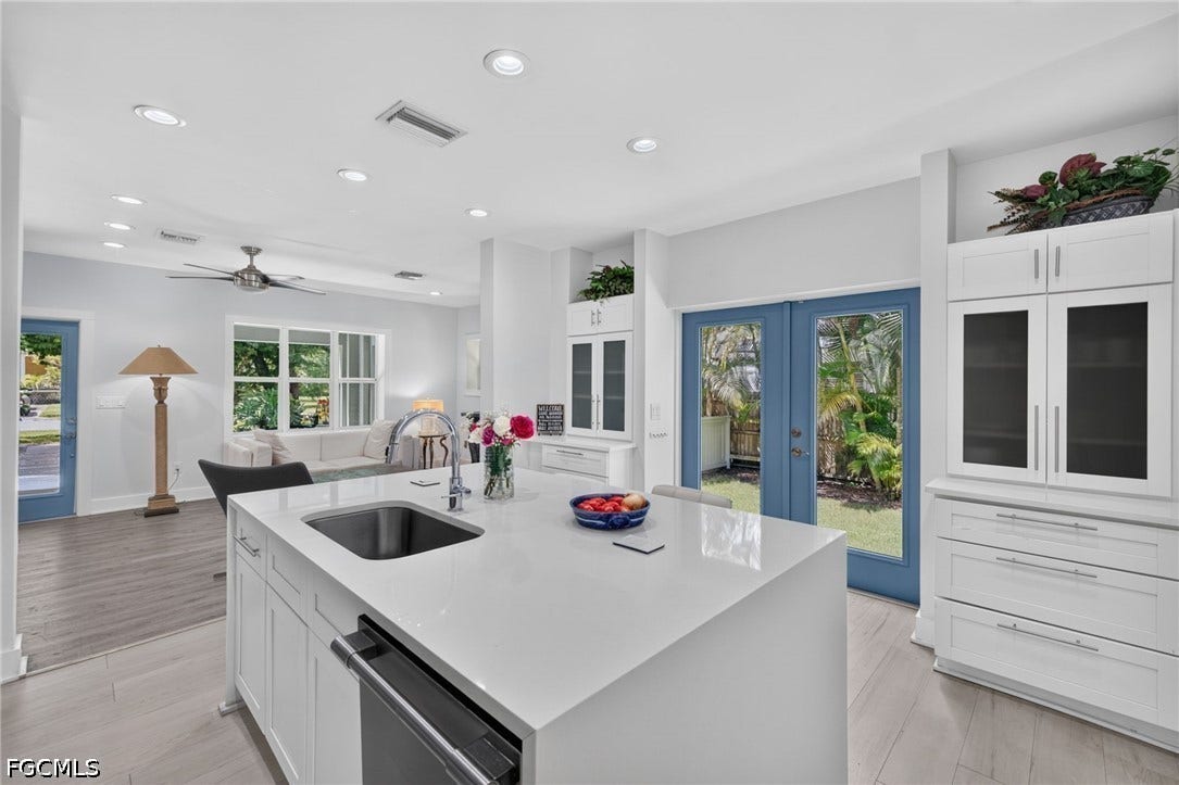 817/825 Julia Street, Fort Myers, FL 33916 817/825 Julia Street, Fort Myers, FL 33916