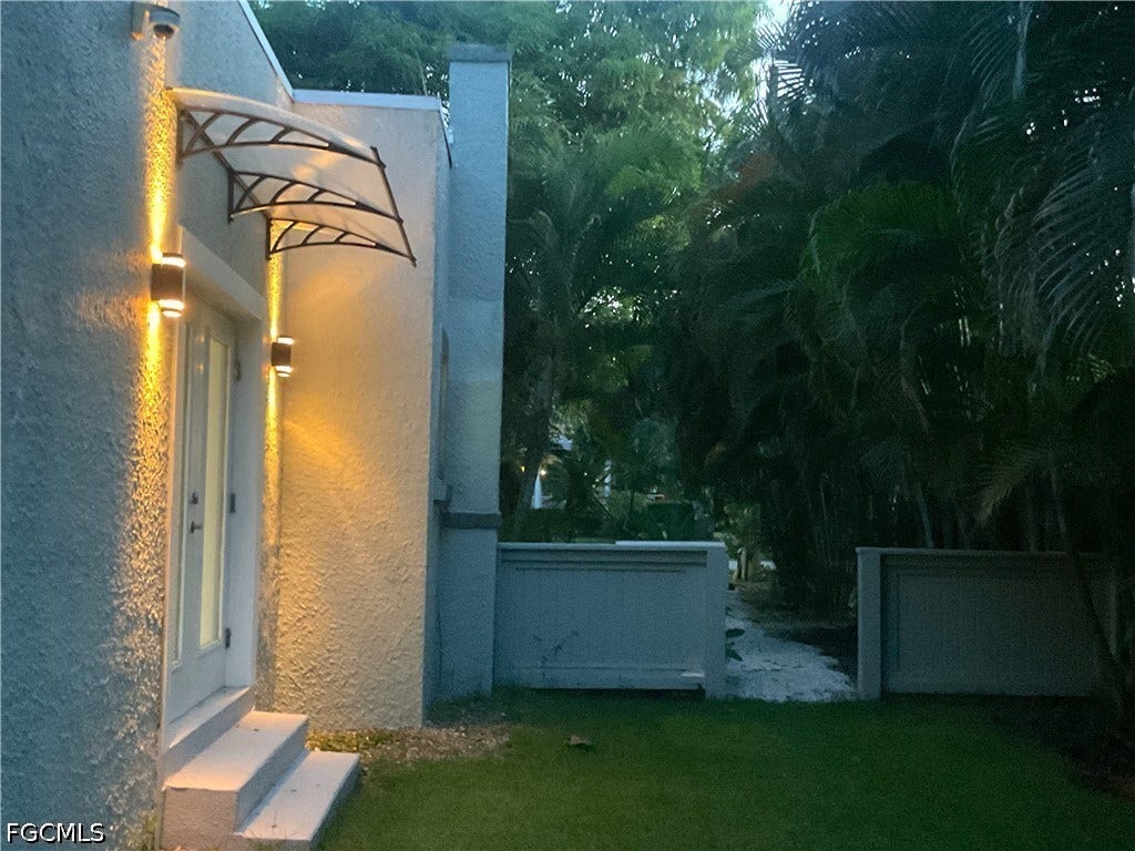 817/825 Julia Street, Fort Myers, FL 33916 817/825 Julia Street, Fort Myers, FL 33916
