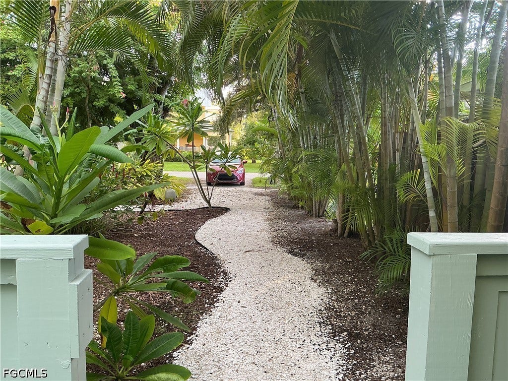817/825 Julia Street, Fort Myers, FL 33916 817/825 Julia Street, Fort Myers, FL 33916
